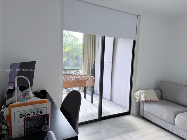 671 NE 195th St 208E, Miami, FL 33179