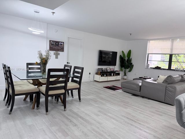 671 NE 195th St 208E, Miami, FL 33179