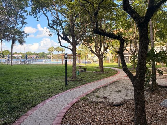 671 NE 195th St 208E, Miami, FL 33179