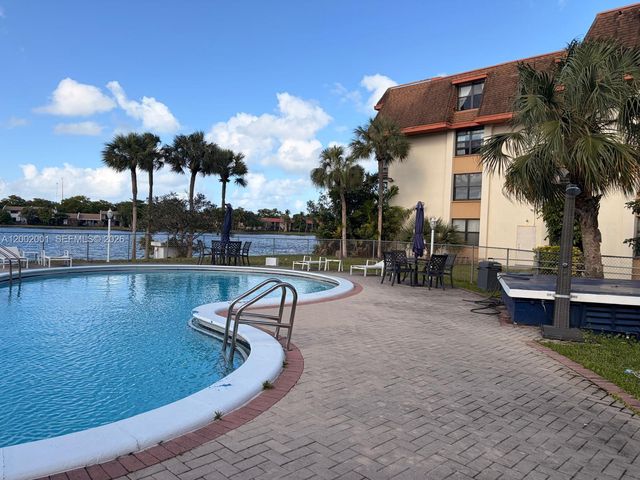 671 NE 195th St 208E, Miami, FL 33179