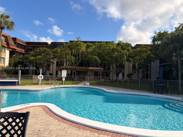 671 NE 195th St 208E, Miami, FL 33179