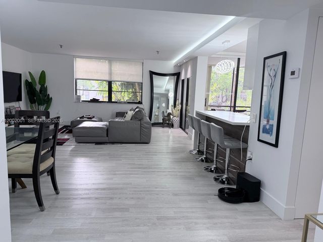 671 NE 195th St 208E, Miami, FL 33179