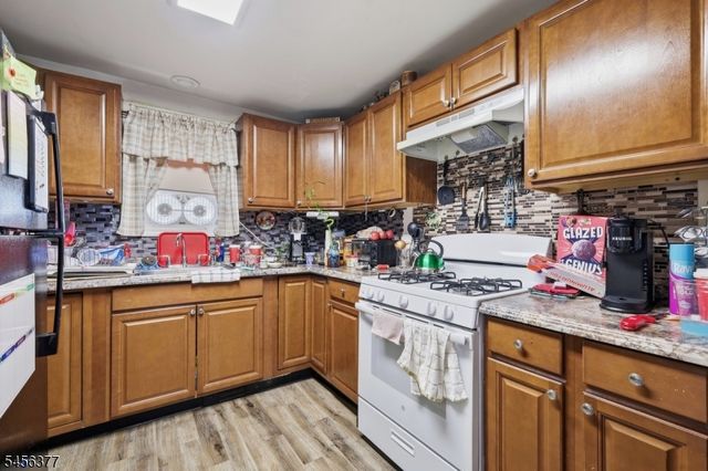 589 S Main St, Phillipsburg Town, NJ 08865