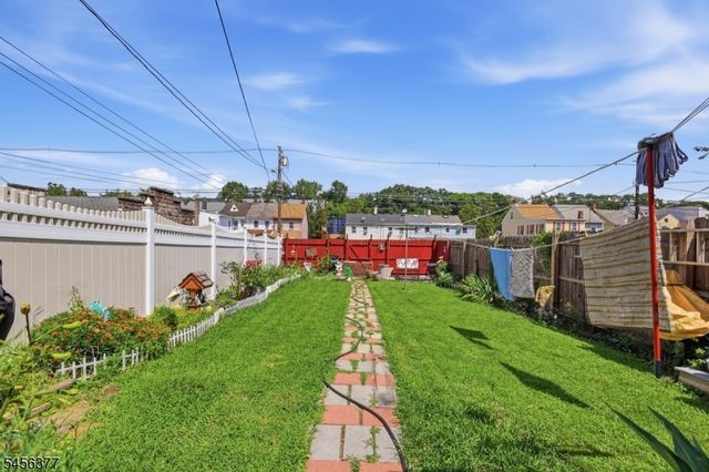 589 S Main St, Phillipsburg Town, NJ 08865