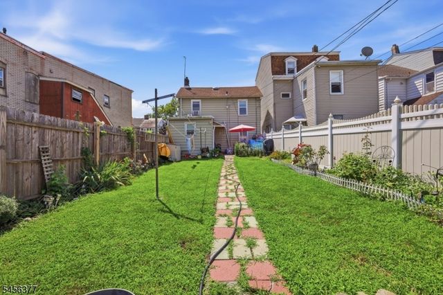 589 S Main St, Phillipsburg Town, NJ 08865