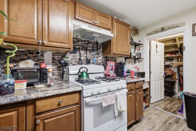 589 S Main St, Phillipsburg Town, NJ 08865