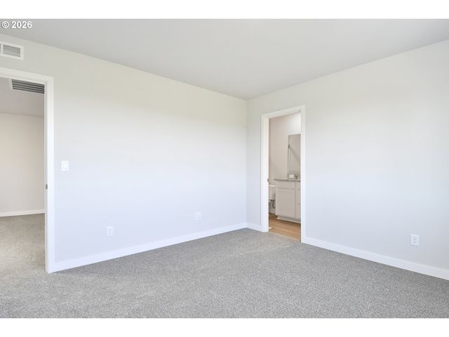 1161 PARKSIDE Ave, Woodburn, OR 97071