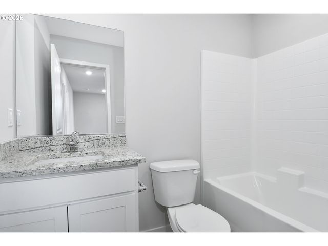 1161 PARKSIDE Ave, Woodburn, OR 97071