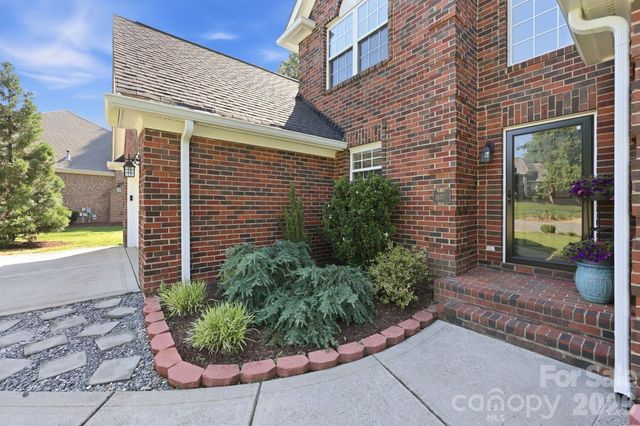 15704 Framingham Lane, Huntersville, NC 28078