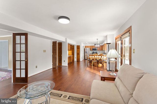 20 N LOWERY CT, Sterling, VA 20165