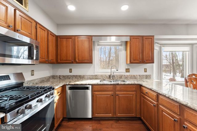 20 N LOWERY CT, Sterling, VA 20165