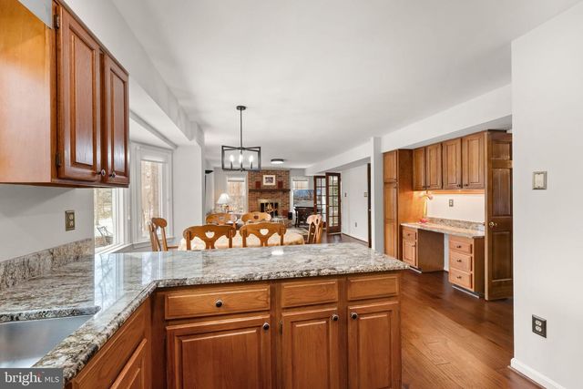 20 N LOWERY CT, Sterling, VA 20165