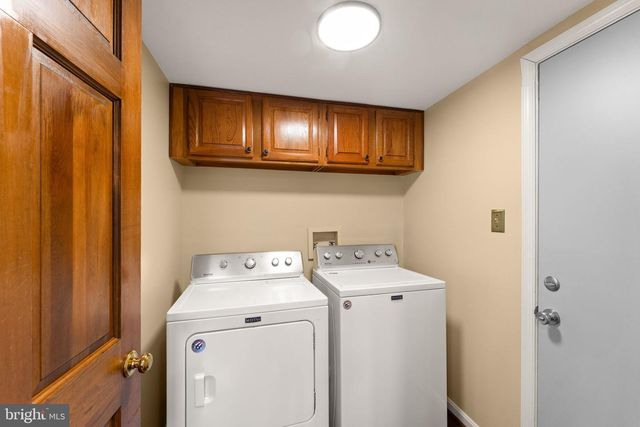 20 N LOWERY CT, Sterling, VA 20165