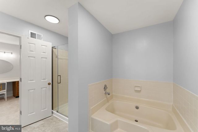 20 N LOWERY CT, Sterling, VA 20165