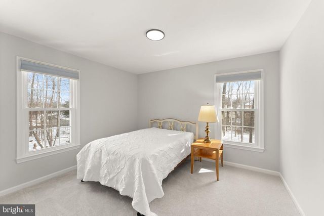 20 N LOWERY CT, Sterling, VA 20165