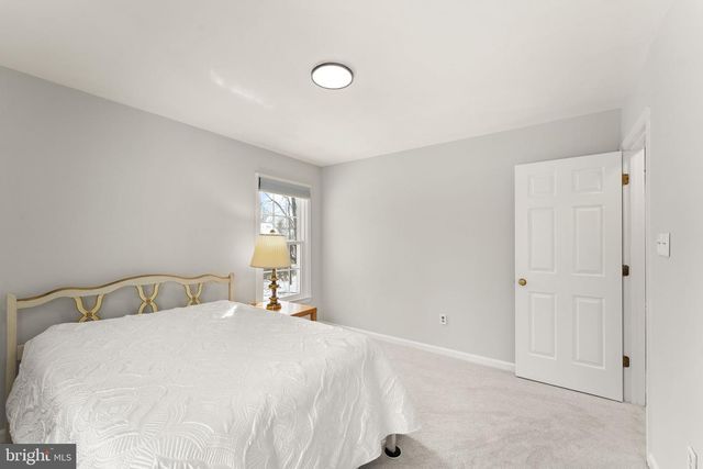 20 N LOWERY CT, Sterling, VA 20165