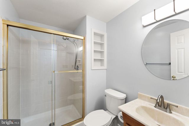 20 N LOWERY CT, Sterling, VA 20165