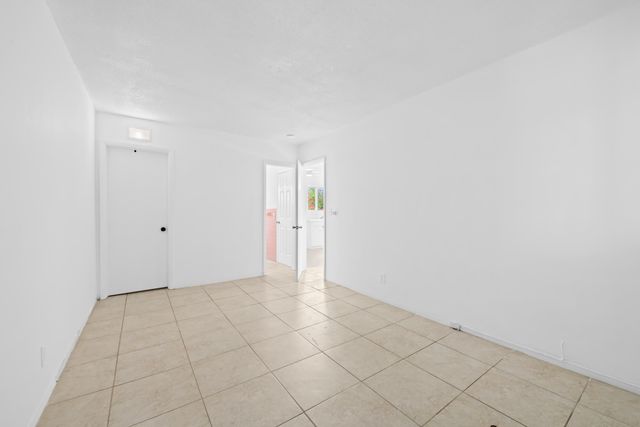 2601 NE 1st Street 17, Pompano Beach, FL 33062