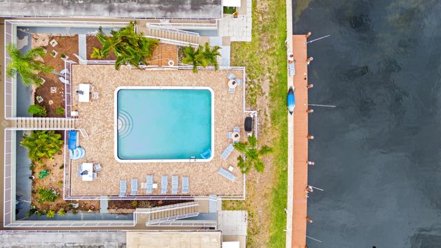 2601 NE 1st Street 17, Pompano Beach, FL 33062