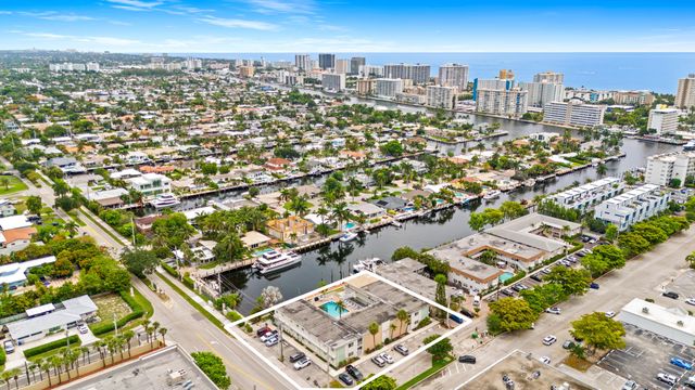 2601 NE 1st Street 17, Pompano Beach, FL 33062