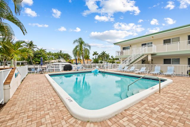 2601 NE 1st Street 17, Pompano Beach, FL 33062