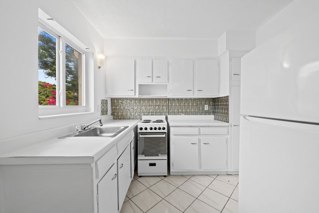 2601 NE 1st Street 17, Pompano Beach, FL 33062