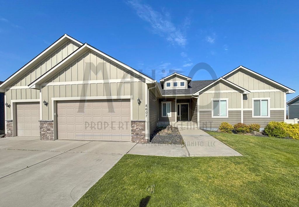 8607 N Upper Mayes Ln, Spokane, WA 99208