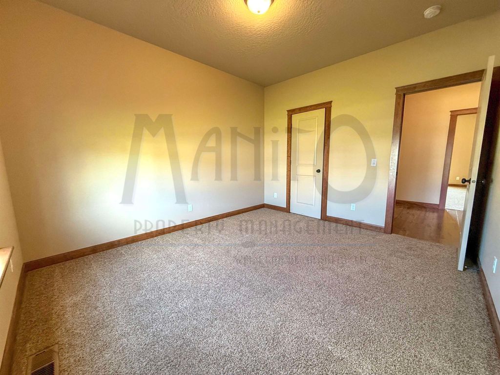 8607 N Upper Mayes Ln, Spokane, WA 99208 photo 17