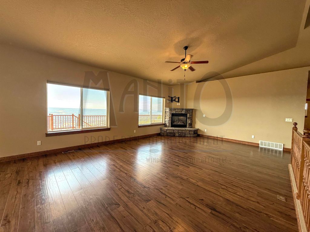 8607 N Upper Mayes Ln, Spokane, WA 99208 photo 4