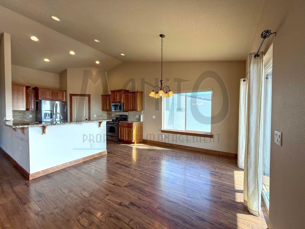 8607 N Upper Mayes Ln, Spokane, WA 99208 photo 5