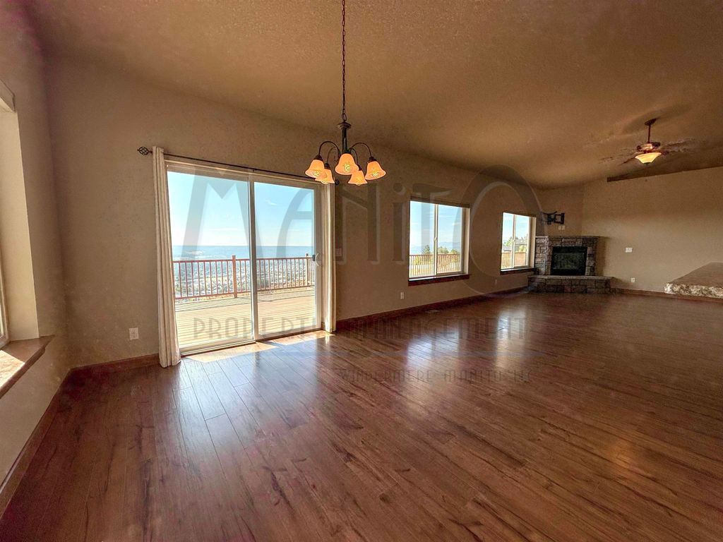 8607 N Upper Mayes Ln, Spokane, WA 99208 photo 6