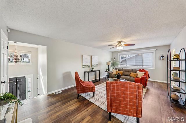 1111 Shadowoak Drive, Ballwin, MO 63021