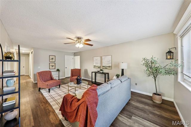 1111 Shadowoak Drive, Ballwin, MO 63021