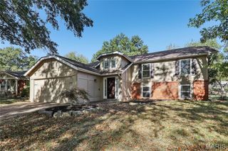 1111 Shadowoak Drive, Ballwin, MO 63021