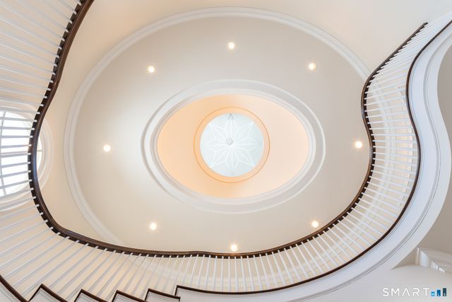 10 Shorehaven Road, Norwalk, CT 06855