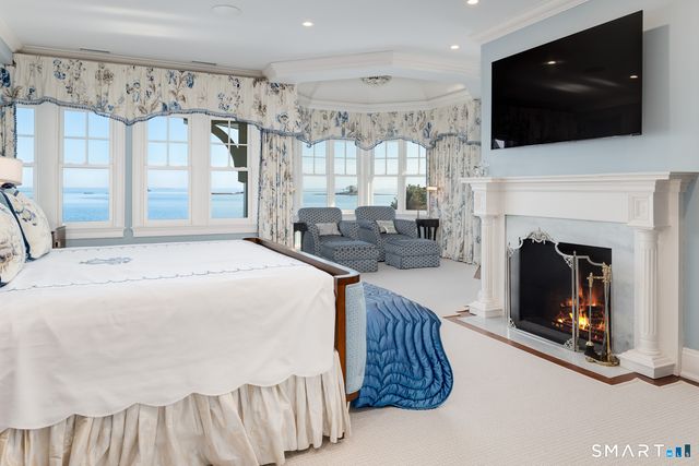 10 Shorehaven Road, Norwalk, CT 06855