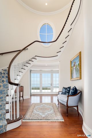 10 Shorehaven Road, Norwalk, CT 06855