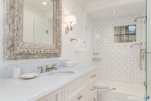 10 Shorehaven Road, Norwalk, CT 06855