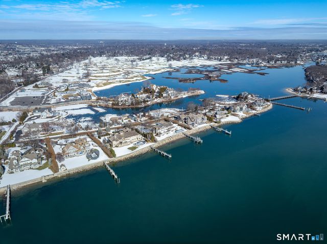 10 Shorehaven Road, Norwalk, CT 06855