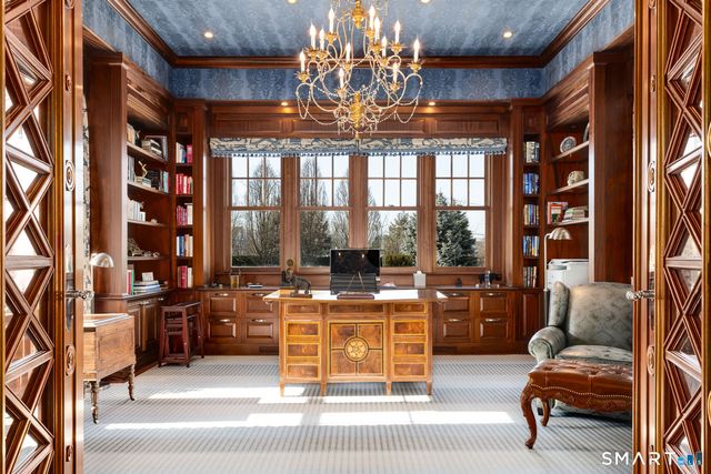 10 Shorehaven Road, Norwalk, CT 06855