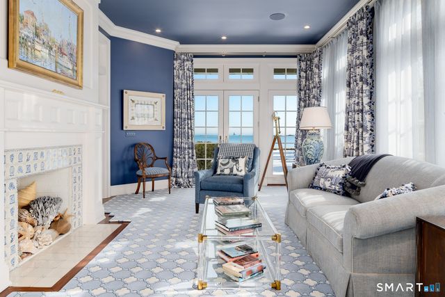 10 Shorehaven Road, Norwalk, CT 06855