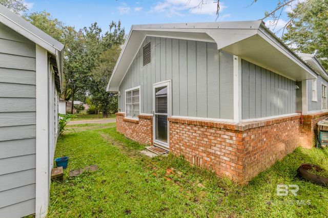 405 N Pine Street, Foley, AL 36535