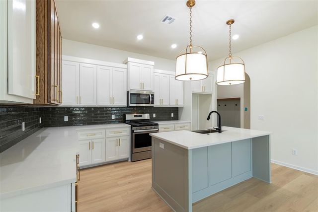 7308 Elaine Street, Yukon, OK 73099