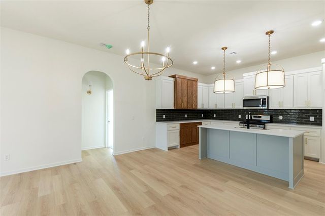 7308 Elaine Street, Yukon, OK 73099