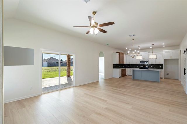 7308 Elaine Street, Yukon, OK 73099