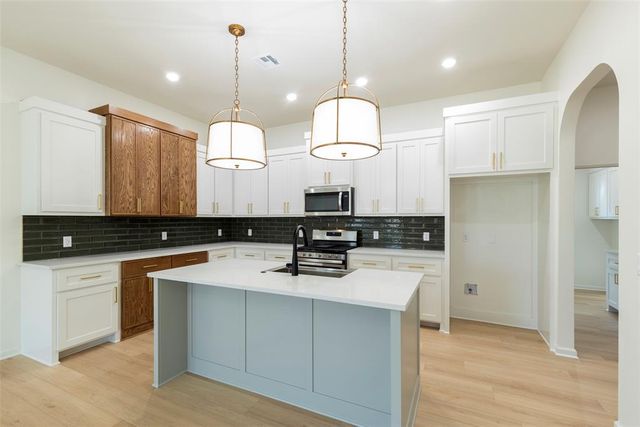 7308 Elaine Street, Yukon, OK 73099