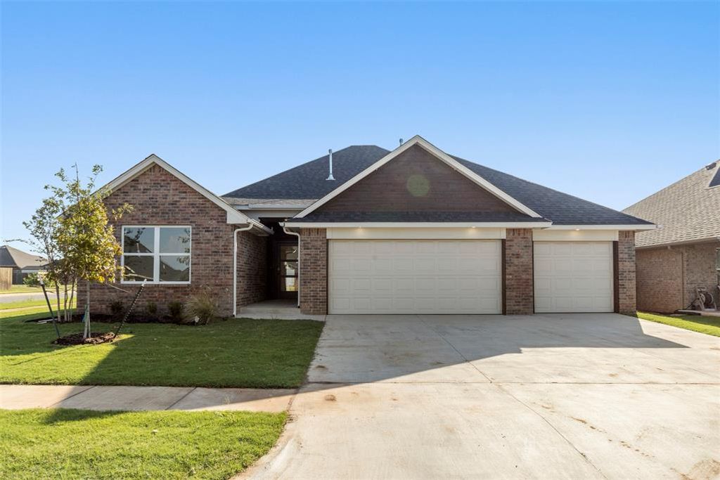 7308 Elaine Street, Yukon, OK 73099