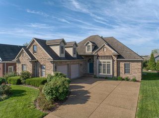 2230 Long Cove Circle, Newburgh, IN 47630