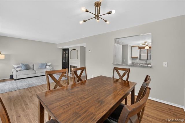 175 Briarcrest Drive 102, Ann Arbor, MI 48104