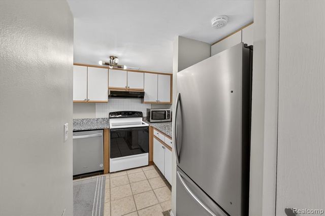 175 Briarcrest Drive 102, Ann Arbor, MI 48104